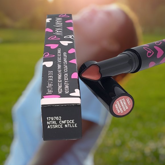 Natural Confidence Heart-Shaped Lipstick - Limited Edition Mary Kay - Picture 2 of 8